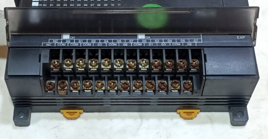 OMRON CP1W-40EDR PLC Extension Module PL165 - Image 4