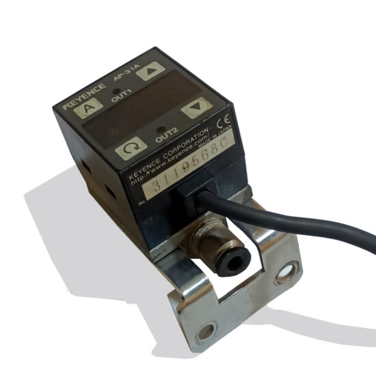 KEYENCE AP-31A AP-34 12-24V/DC 5-Wires Digital Pressure Sensor S207